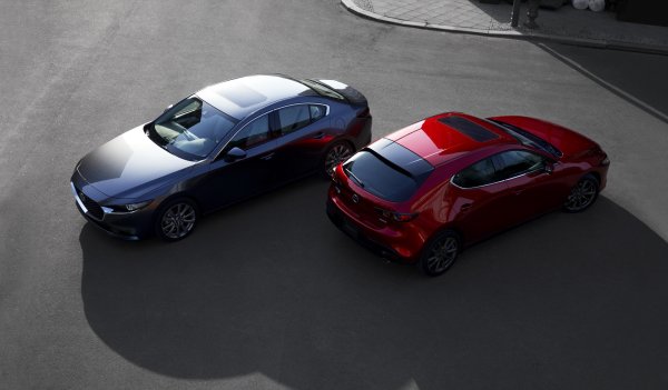 Mazda3 sedan i hatchback
