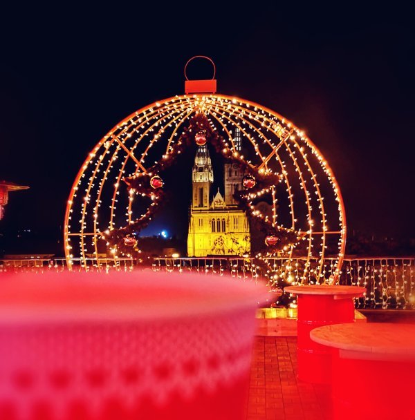 Advent u Klovićevim dvorima