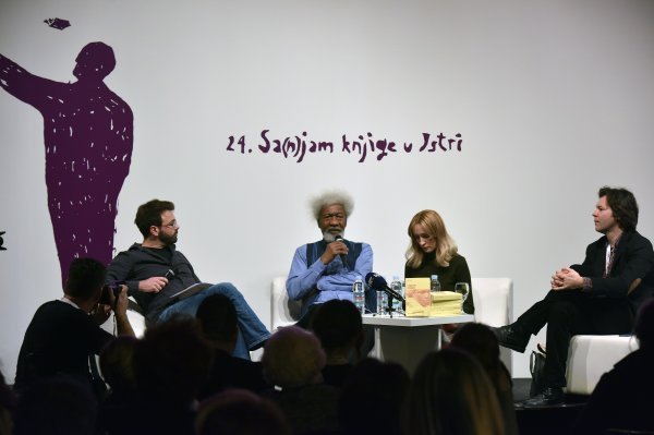 Andrea Matošević, Wole Soyinka, prevoditeljica Ivana Ostojčić i Ivan Sršen