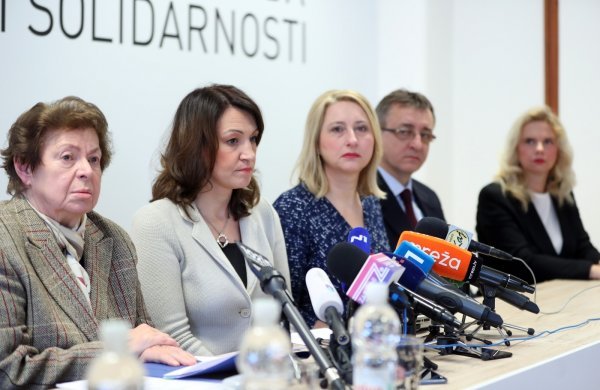 Ana Stavljenić Rukavina, Jelena Pavičić Vukičević, Gordana Rusak