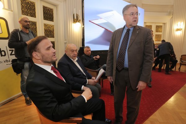 Odvjetnici Anto Nobilo i Čedo Prodanović te novinar i publicist Drago Pilsel