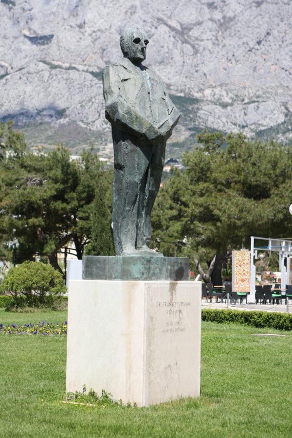 Spomenik Franji Tuđmanu