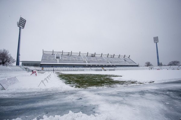Zbog snijega odgođena je utakmica 18 kola HT Prve lige između Osijeka i Intera