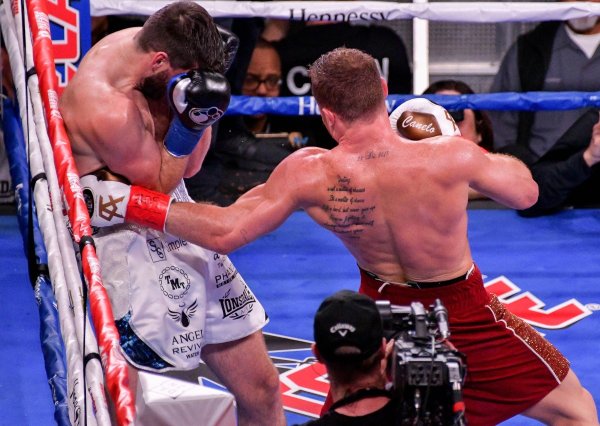 Canelo protiv Rockyja