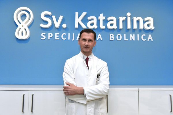 Prof. dr. sc. Dragan Primorac, profesor na američkim sveučilištima Penn State i New Haven te medicinskim fakultetima u Splitu, Osijeku i Rijeci; predsjednik Upravnog vijeća Specijalne bolnice Sveta Katarina