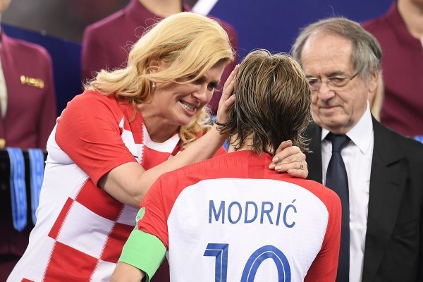 Hrvatska predsjednica Kolinda Grabar Kitarović i Luka Modrić nakon finala SP-a