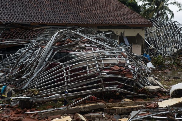 Tsunami pogodio obale Sundskog prolaza u Indoneziji