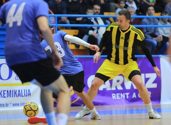 Quattro Leones - CB Doberman