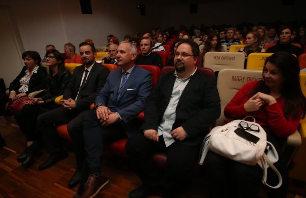 Državni tajnik u Ministarstvu kulture Krešimir Partl, gradonačelnik Andro Krstulović Opara i ravnatelj HAVC-a Daniel Rafaelić u Kinoteci