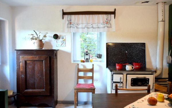 Planinska kuća Debelo Brdo