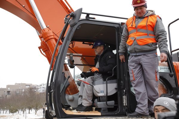 Milan Bandić označio početak radova na izgradnji sljemenske zičare