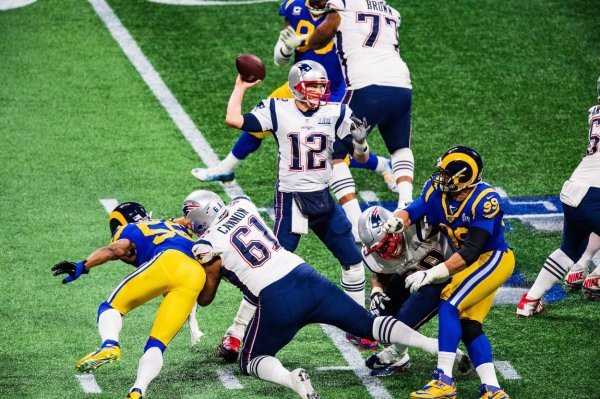 Quarterback New England Patriotsa Tom Brady na Super Bowlu u Atlanti