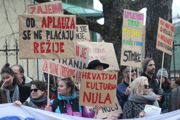 Prosvjed pred Ministarstvom kulture