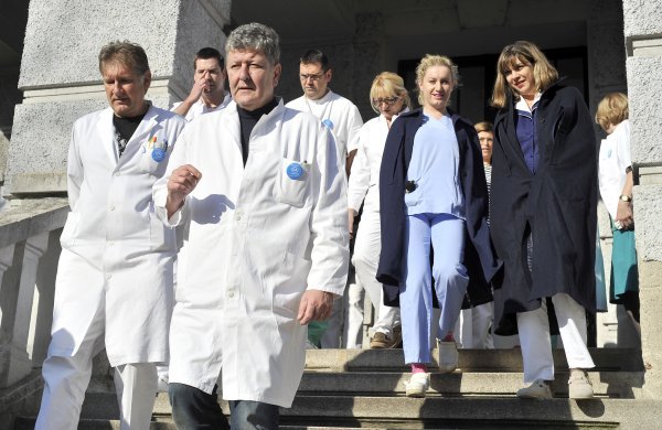 ćorušić i liječnici za