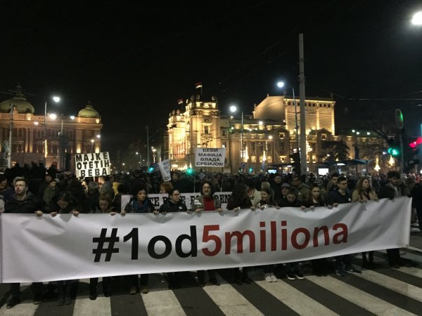 Održan 10. prosvjed u Beogradu, građani nezadovoljni predsjednikom Vučićem