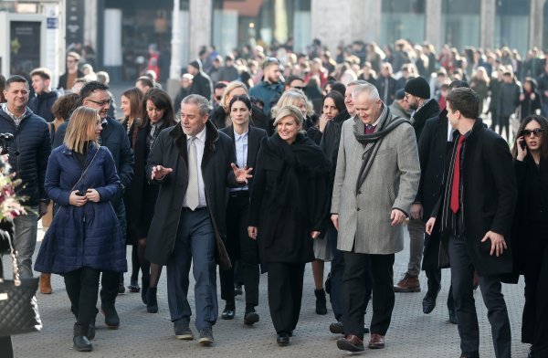 Kolinda Grabar Kitarović i Milan Bandić u šetnji centom Zagreba 