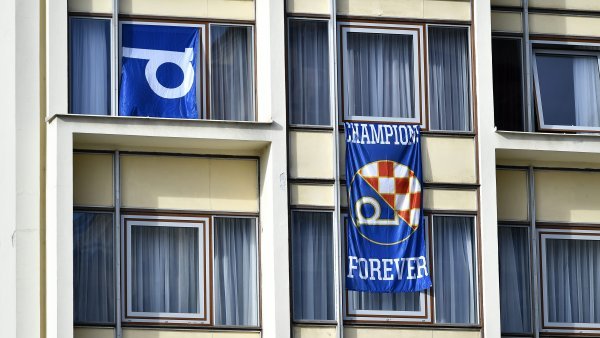 Dinamovi navijači okupljaju se u Plzenu uoči utakmice Viktoria - Dinamo