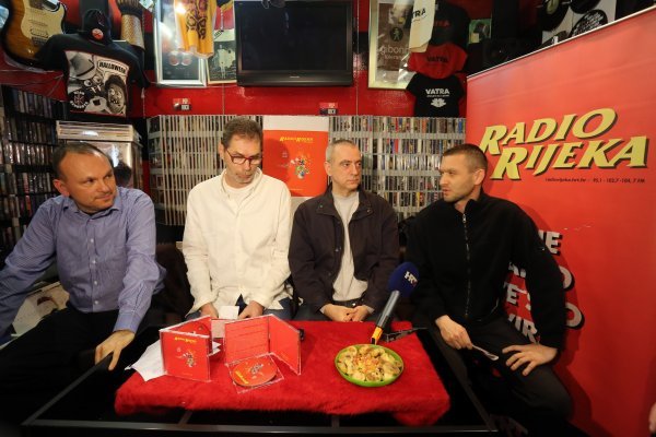 Vrkić (prvi slijeva) na promociji CD-a 'Radio Rijeka - 70 godina'