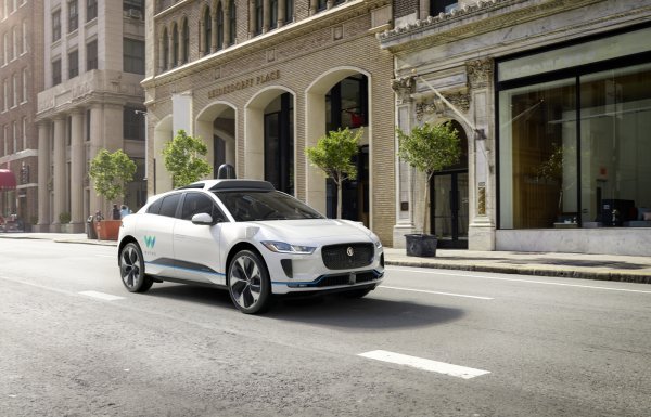 Jaguar iPace i Waymo