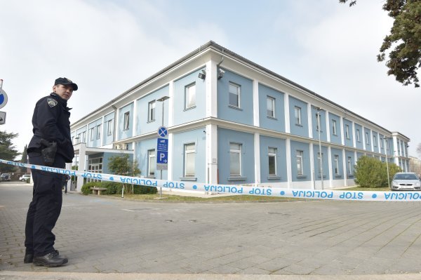 Zgrada Prekršajnog suda u Zadru evakuirana zbog dojave o bombi