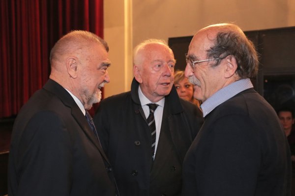 Budimir Lončar u društvu Stjepana Mezića i Zorana Pusića