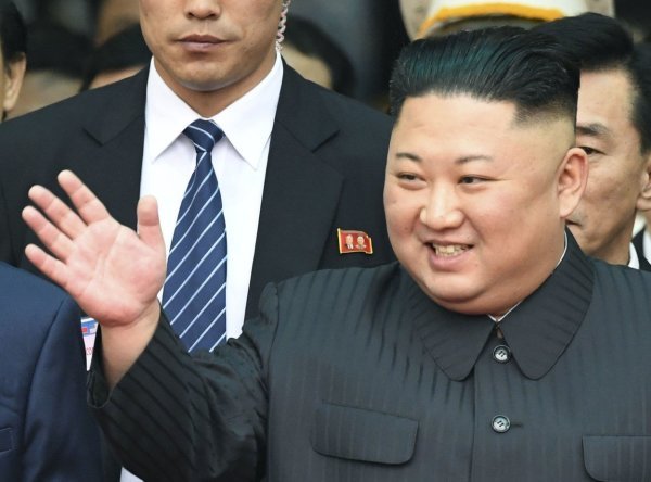 Kim Jong-un je stigao u Hanoi na drugi sastanak s Trumpom