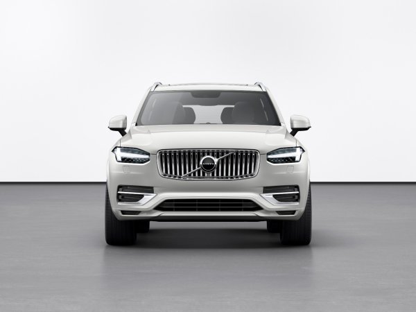 248335_Refreshed_Volvo_XC90_Inscription_T8_Twin_Engine_in_Birch_Light_Metallic