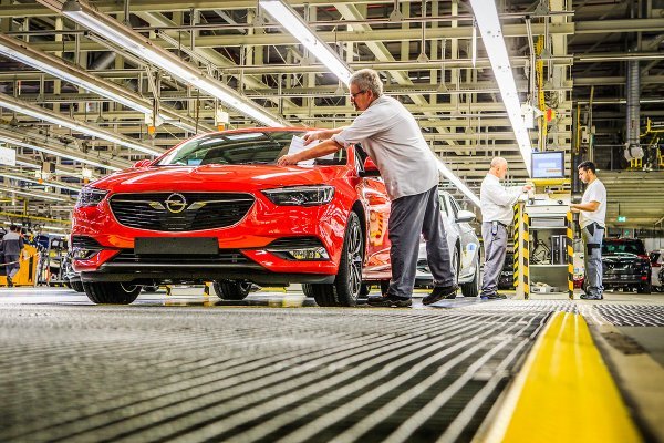 Proizvodna linija Opel Insignije u njemačkom Russelsheimu