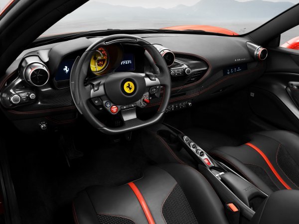 Ferrari F8 Tributo - unutrašnjost kabine
