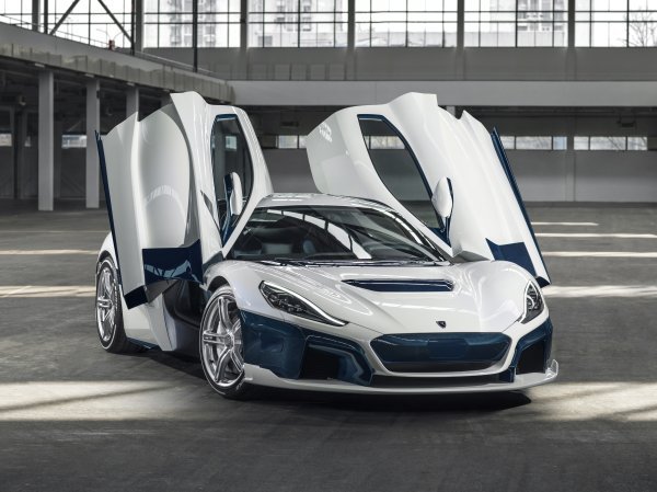 Rimac C_Two s otvorenim vrtima