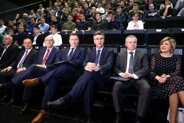 Dodijeljene stipendije učenicima koji se obrazuju u obrtničkim zanimanjima