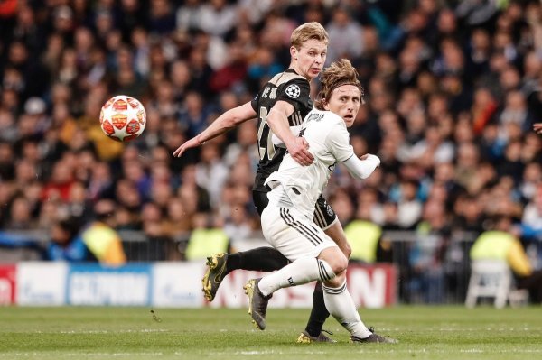Luka Modrić protiv De Jonga