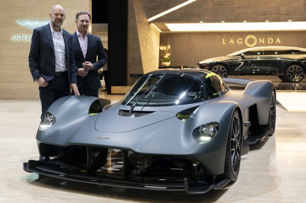 Newey i Horner pored prvog funkcionalnog modela AM Valkyrie