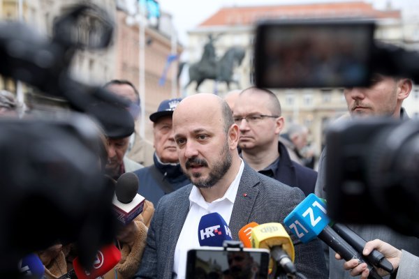 Na Trgu potpisivana peticija "Stop poskupljenju cijena komunalnog otpada"