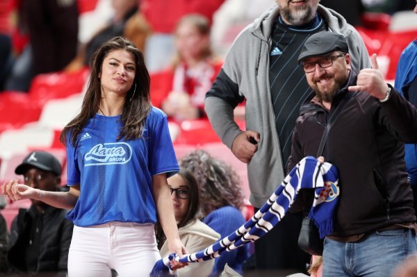 Tea Slavica, djevojka Brune Petkovića