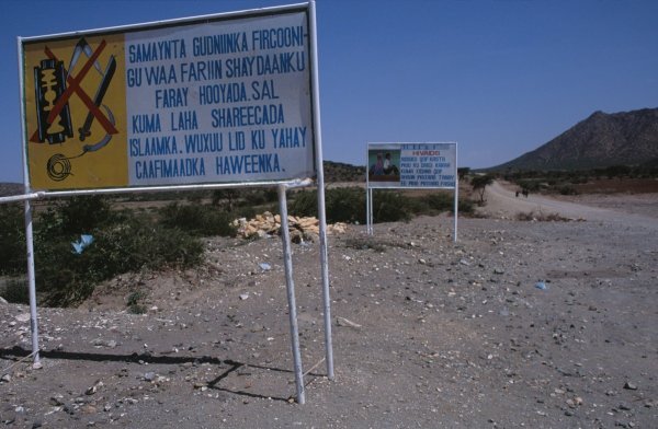 U Somaliji putem plakata pokušavaju utjecati na prekid običaja genitalnog sakaćenja