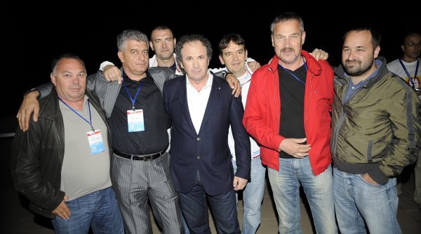 U Kerumovu izbornom stožeru 2009. (slijeva nadesno): Mirko Kulušić, Mirko Grbešić, Josip Stojanović Jolly, Željko Kerum, Tomislav Mamić, Josip Milavić i Đuro Gavrilović