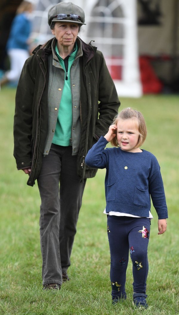 Mia Tindall i njezina baka, princeza Anne