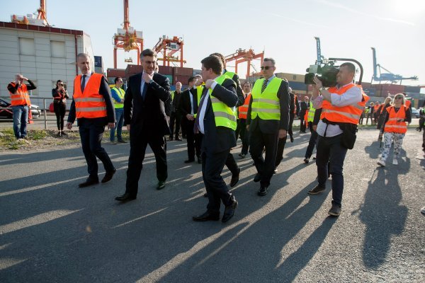 Andrej Plenković u obilasku željezničkog kontejnerskog terminala Brajdica
