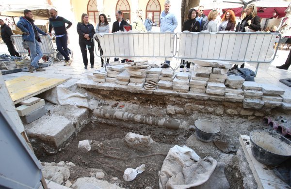 Split: Na arheološkim iskopima na Pjaci pronađen kostur star 900 godina