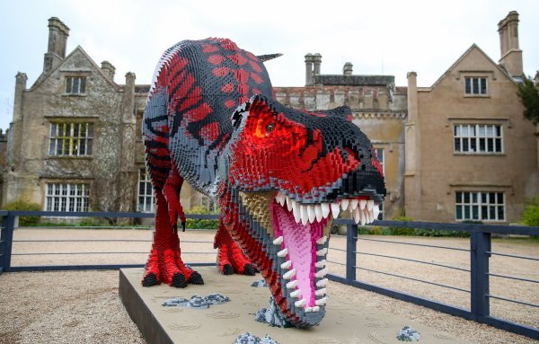 Izložba Brickosaurs