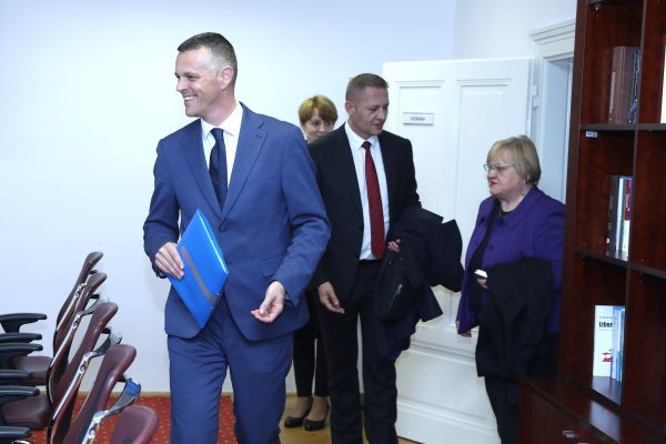 Predstavnici Amsterdamske koalicije predali DIP-u kandidacijske liste za EU Parlament