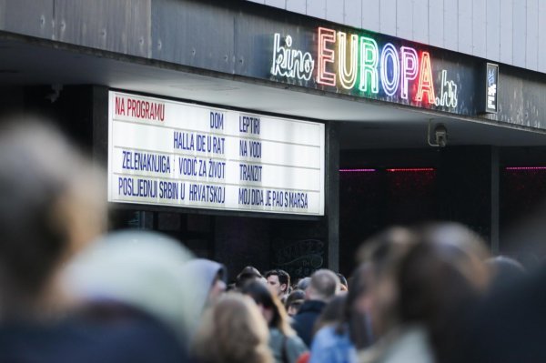 Okupljanje građana u znak podrške Kinu Europa