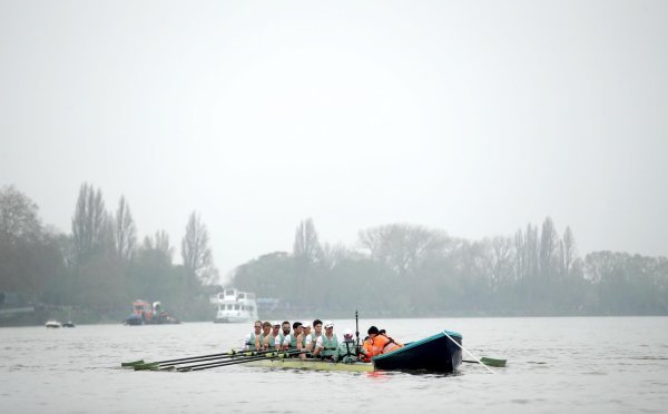 Muška veslačka utrka između Cambridgea i Oxforda