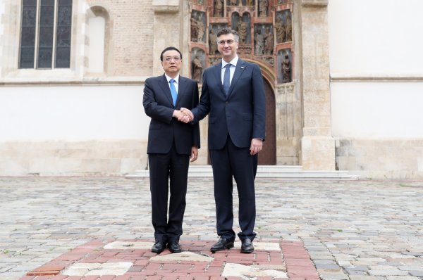 Li Keqiang i Andrej Plenković fotografirali se ispred crkve sv. Marka