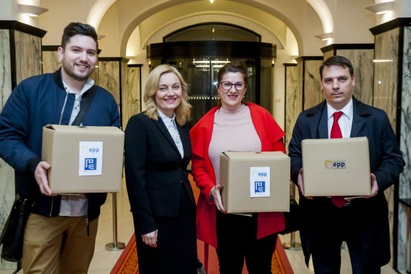 Marijana Petir predala kandidacijsku listu za Europski parlament