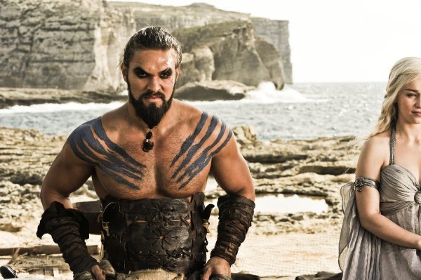 Jason Momoa kao Khal Drogo