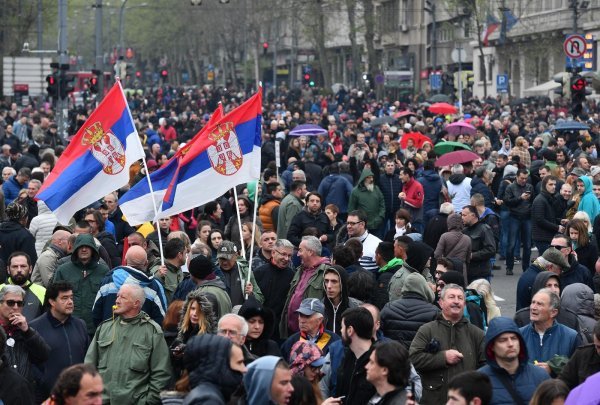 Beograd: Ispred Narodne skupštine započeo prosvjed "Svi kao jedan - 1 od 5 milijuna"