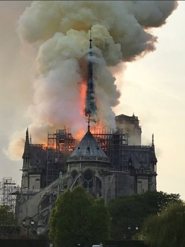Požar u katedrali Notre Dame