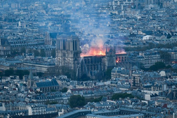 Požar na katedrali Notre Dame